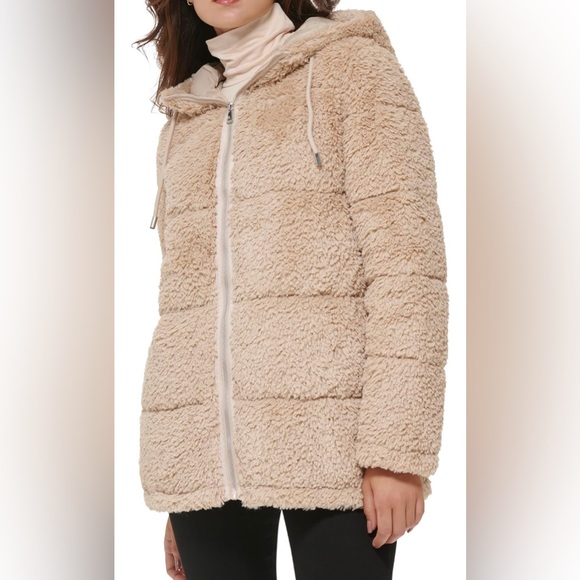 NWT / Kennth Cole Women's Classic Mink Style Faux Fur Coat - Picture 2 of 6